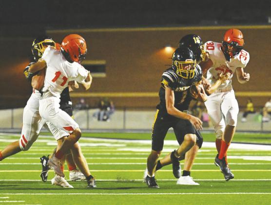 Wildcats overcome early adversity, pull away from Lazbuddie for 66-20 victory