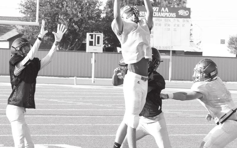Stanton’s defense rotated well making it almost impossible for Lamesa to complete any passes down the field.