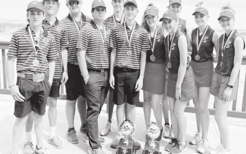 Bearkats, Woods, Welch win gold at district golf meet