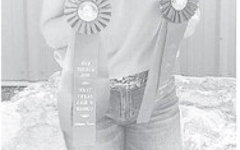 ABOVE: Lacey Seidenberger LEFT: Tatum Braden