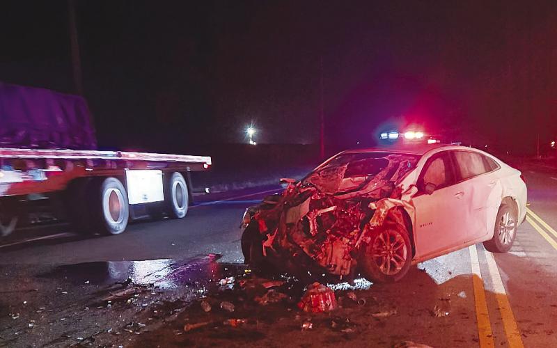 Early morning wreck claims one life