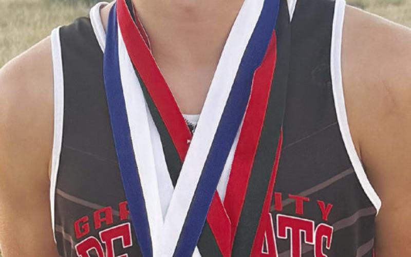 Lady Kats qualify for state cross country meet; Hillger advances as individual for boys race