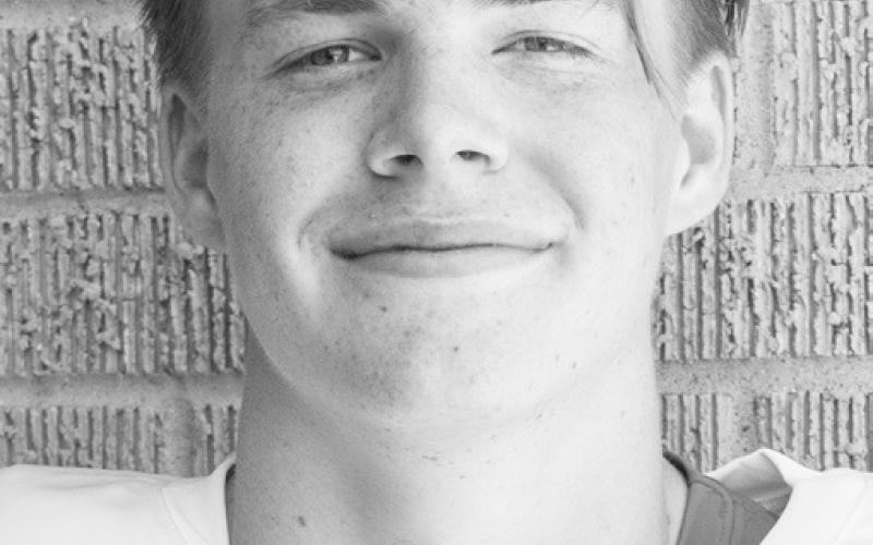 Stanton places 12 on all-district teams