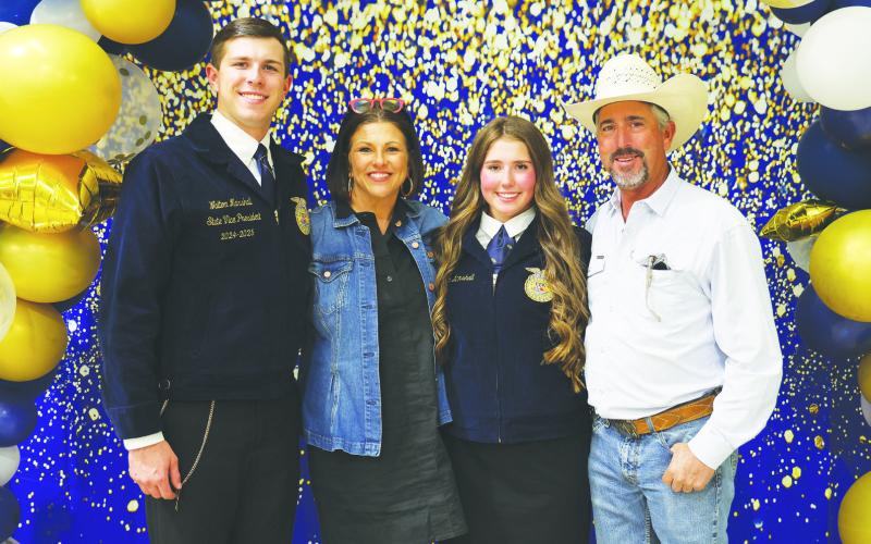 Walton Marshall with his family Kelly, Helen, and Wilson Marshall.