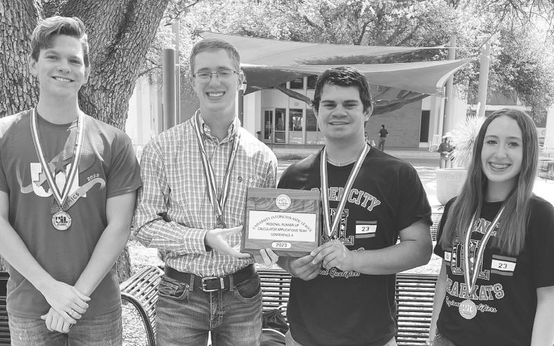 Garden City dominated Regional UIL, qualified 10 for state meet