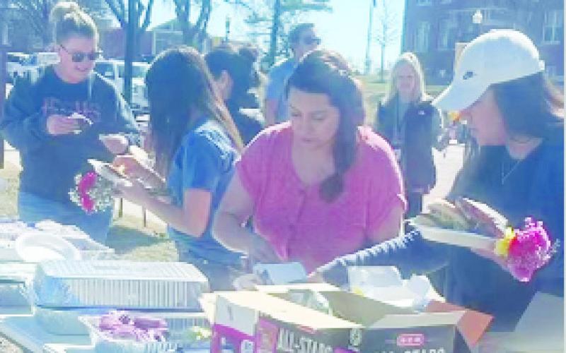 Stanton couple apart of relief efforts in Panhandle wildfires