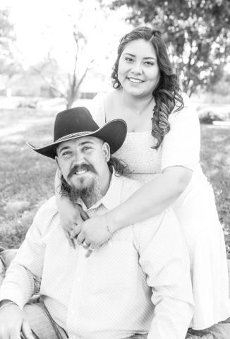 Escamilla, Mitchell set to exchange vows Oct. 1