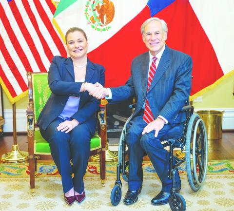 Abbott, Chihuahua Governor Meet to Talk Border Security, Economic Growth