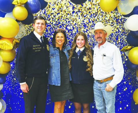 Walton Marshall with his family Kelly, Helen, and Wilson Marshall.