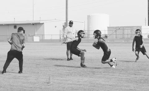 Grady has first scrimmage of year