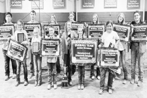 Photo of all District 6 Livestock Judging participants: