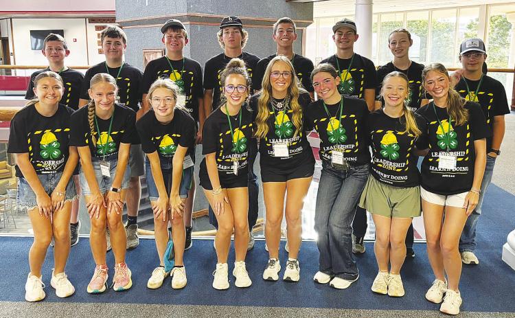 Sixteen Glasscock County 4-H